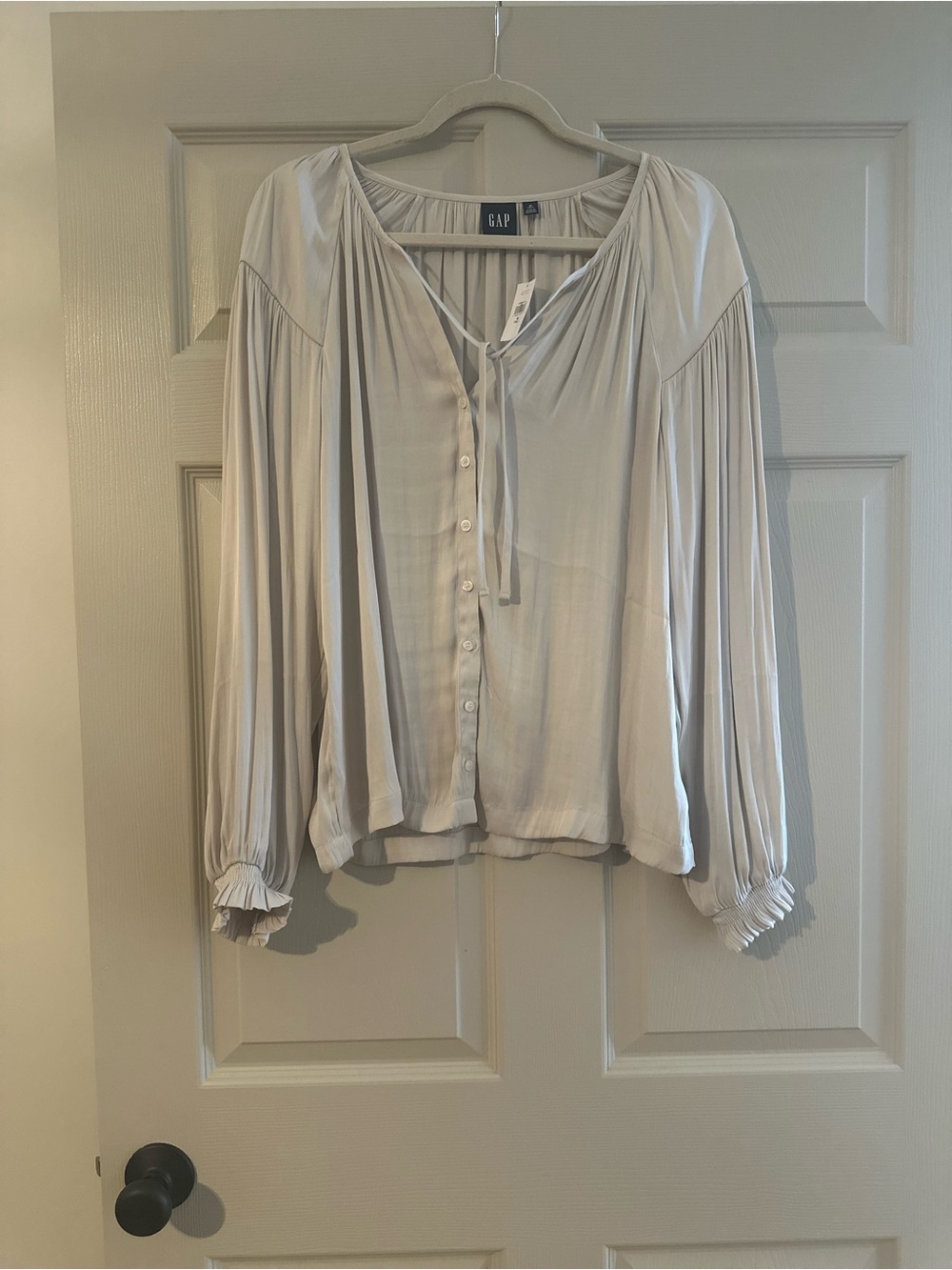 GAP Women's Silky Beige Cream  Button-Front Peasant Top